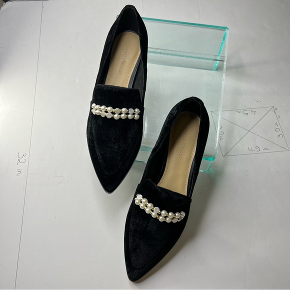 Marc Fisher Women’s Kneel Velvet Faux Pearl Loafers 8M Black Slip On Pointed Toe - Picture 2 of 10